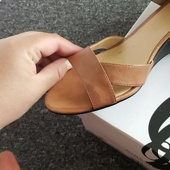 Black and tan wedges - Picture 2 of 6